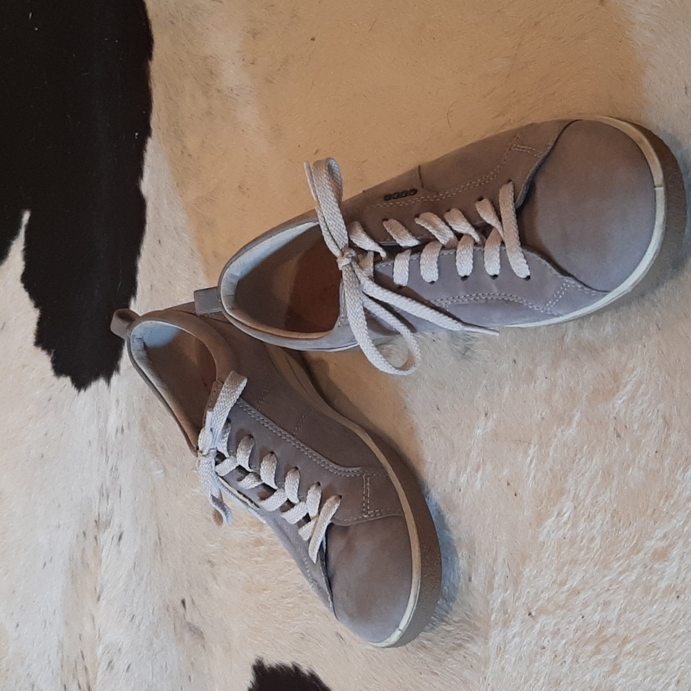 Ecco sneakers, sz 39, grey suede